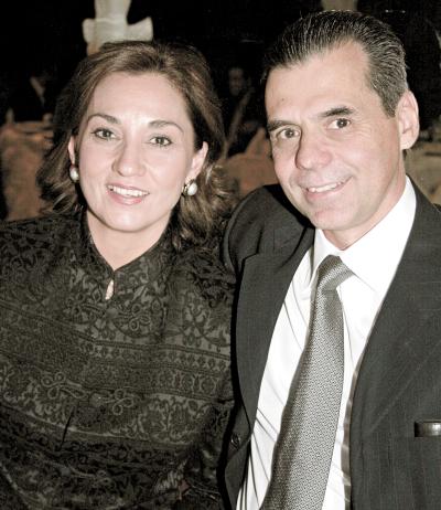 Mayela Garza de Méndez y Heriberto Méndez.