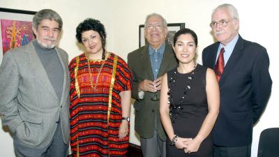 Teodoro Villegas, Alma Velazco, Fernando Martínez y Ana Sofía García Camil, acompañando a Jaime Augusto Shelley.