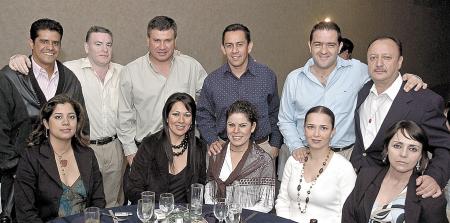 Gerardo Ramírez, Alicia Valle, Ramón Camposeco, Ana de Camposeco, Ramón Mora y Alejandra López, Ernesto Pérez y Mónica López, Javier Ramírez y Ana de Ramírez y Miguel García.