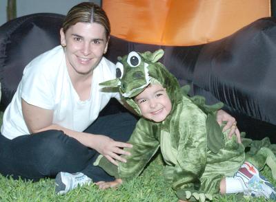 Lucía Leal  y su hijo Eduardo Ramos Leal.