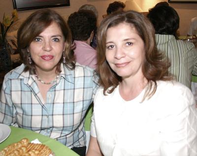 Gabriela McAnally Salas y Guadalupe Gallardo de Garza.