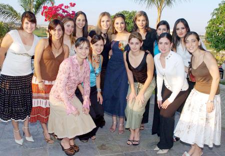 12 de noviembre 2005
 Priscilla Moreno Anya con sus amigas Velina Murra, Judith Hernández, Miriam Villalobos, Laura Batarse, Silvia de De Anda, Diana de Kishi, Cinthia Serna, Mariana Michel, Melisa Hemosillo, María José Barrondo, Verónica Murra.