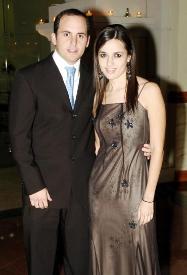 12 de noviembre 2005
Alfredo Fernández y Nora González, en una recepción nupcial.