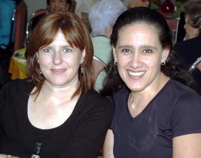 Elena González y Karina Fernández.