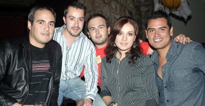 Arturo Benítez, Lalo Castañeda, José Sada, Maribel Fernández y Luis Enrique Aguilar.