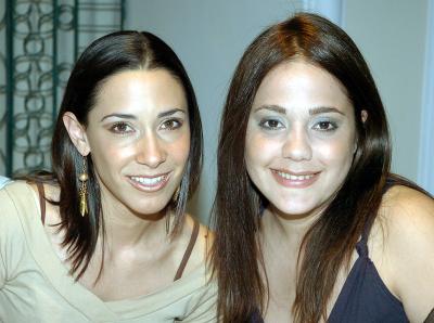 Sofía de Miñarro y Lorena Villar..