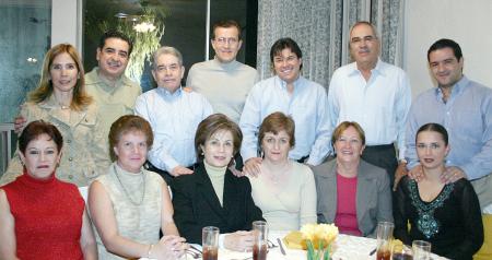 María Isabel  González, Gloria de Saavedra, Eduardo Saavedra, Alma Rosa de Campos, Jesús Campos, Marina de García, Alejandro García, Érika de Del Río, Ana de Camposeco, Ramón Camposeco, Lázaro Bello y Liz Bello..