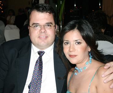 Luis Jáuregui y Carolina Ramírez