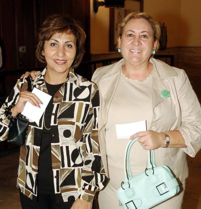 Conchita Flores y Rita González.