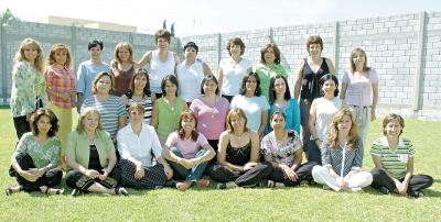 Para disfrutar de una agradable convivencia, un grupo de ex-alumnas de conocido colegio de la localidad se reunieron recientemente.