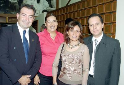 Rogelio Saldaña, Gaby Martínez, Salvador Hernández y Ana Cristina de Hernández.