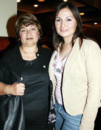 18 de noviembre 2005
Xóchitl Marín de Rodríguez y Mónica Rodríguez de Meléndez.