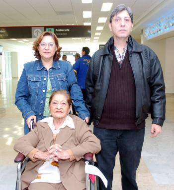 María de la Luz, Óscar y Silvia Alanís viajaron a Veracruz.