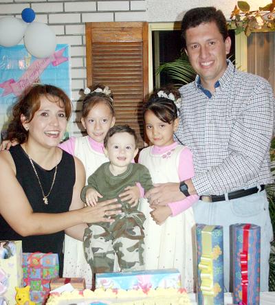 22 de noviembre
Las gemelitas Sandra y Beatriz Máynez Martínez celebraron sus cumpleaños con una alegre fiesta y en compañía de su familia.