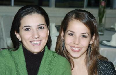 Lorena González y Claudia Robles.