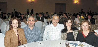 Lucía de Díaz de León, Jaime Díaz de León, Adolfo Villar, Móniva de Villar y Myrna de Mafud.