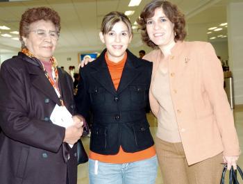 Karen Rivera, Raquel Benavente y Tere de Rivera, viajaron a México, DF.