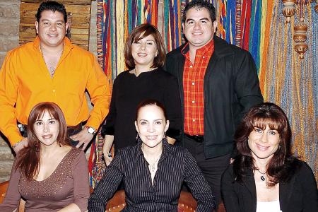 Cecilia Zorrilla, Silvia Soto, Juliana Páez, Juan Gerardo Siller, Violeta de Siller y Fernando Siller.