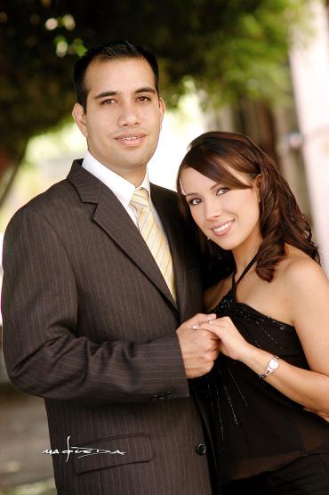 Gustavo Alberto Canales Robles y Carolina de la Garza Betancourt.