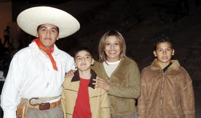 Claudia Arévalos, Sergio Durán, Luis y Edwin Espinoza.