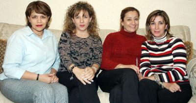 Paty Toraño, Lorena Elósegui, Sonia Chávez, Bere Salazar.