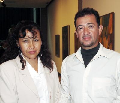 Irma Carrillo  y Arturo González.