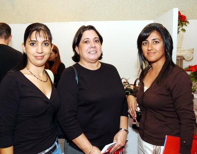 Cecilia Rodríguez de Zorrilla, Jesu Garrido de Rodríguez y Érika Garibay de Hoyos.