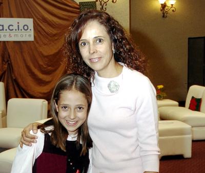 Consuelo Muñoz y Paola Bello Muñoz.