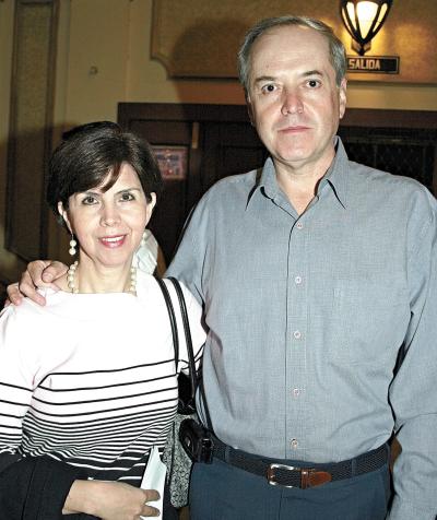 Carolina de Landeros y Jorge Landeros.