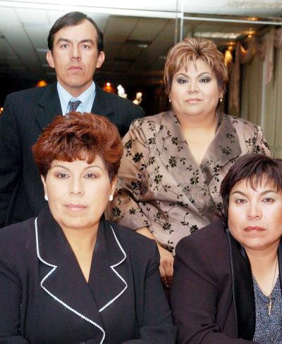 Guadalupe, María del Socorro, Carlos y Mary Tere Fematt.