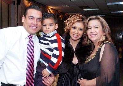 Sergio Suárez, Sergio Jr. Kathy Suárez y Susana Ojeda.