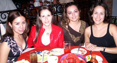 va_01122005_2
 Betty Martínez, Oli Castañeda, Susy Vázquez y Claudia Serna.