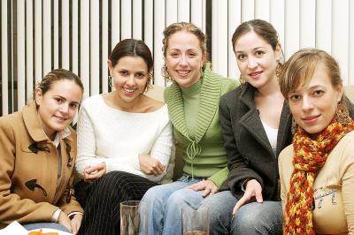 va_03122005_2  Brenda Baille de Villalobos, Mónica Martínez de Villalobos, Nelly Fernández de Villarreal, Vicky Ibargüengoitya de Murra e Isabel Cobo