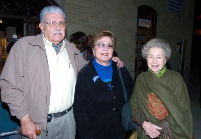 va_04122005_55 
Melchor Cadena, Rafa de Cadena y Pilar Díaz Rivera de López.