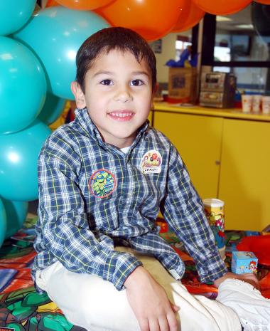 ni_04122005_22 
Gabriel Aguilera Elizondo captado el día de la piñata que le organizaron sus papás