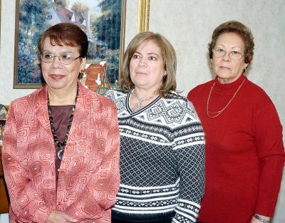 va_18122005_1 
Rosy de Millán, Blanca de Chávez y Mary Chuy de Vázquez.