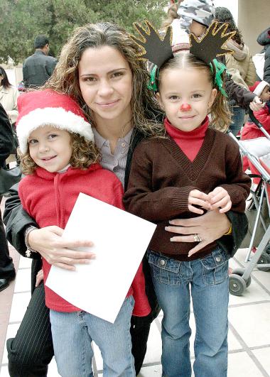 ni_18122005_2 
Valeria Robles de Dávila con sus hijas Valeria y Pamela Dávila Robles