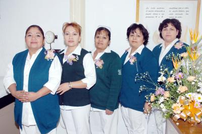 va_08012006_11 
Ivonne González, María Elena Ramírez, Francis Pérez, Magda García y Sandra Martínez.