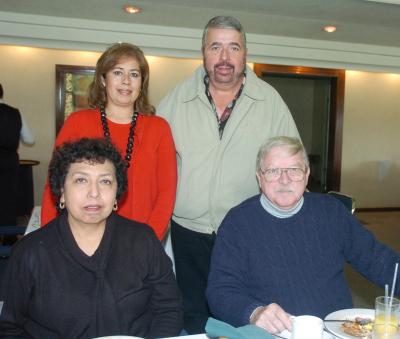 va_09012006 0
David y Magdalena Ellsworth, Manuel y Susana Escobosa