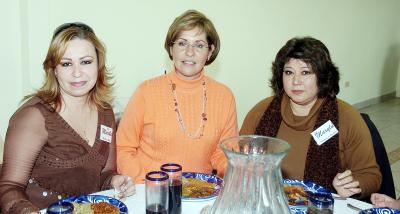 va_15012006_18
Martha de Ortega, Laura de Valdés y Marilú de Blackaller.