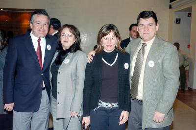 va_28012006 
 Othón Zermeño, Maribel de Zermeño, Pilar de Marroquín y Fernando Marroquín.