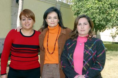 va_29012006 
 Adriana Villanueva, Verónica de Arias y Crisanta de Roel