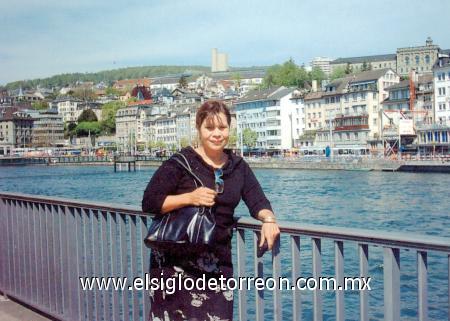 Enriqueta Machado de Ramírez disfrutó de unas agradables vacaciones  por Europa, donde visitó la ciudad de Franckfurt, Alemania.