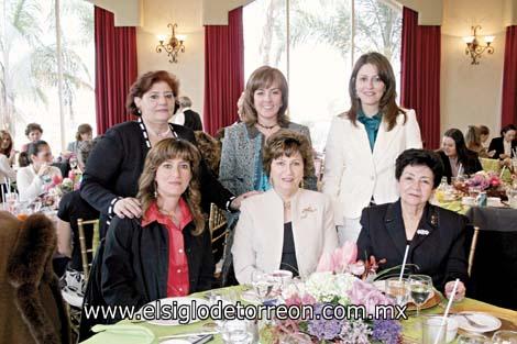 Aurora N. de Mansur, Soraya M. de Serhan, Elizabeth S. de Salas, Yanira S. de Ruiz, Sonia G. de Mansur y Yolanda N. de Mansur