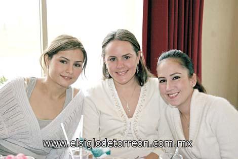 María Dabdou, Brenda Baille de Villalobos y Ana Gabriela Tumoine de Juan Marcos