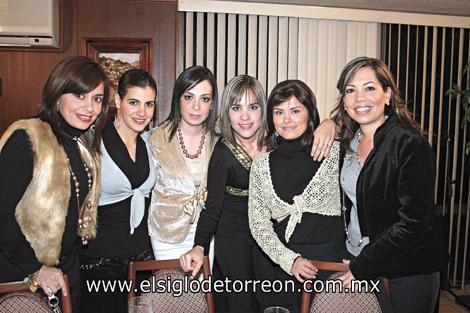 Anabel, Hanan, Belinda, Daniela, Alida y Paty