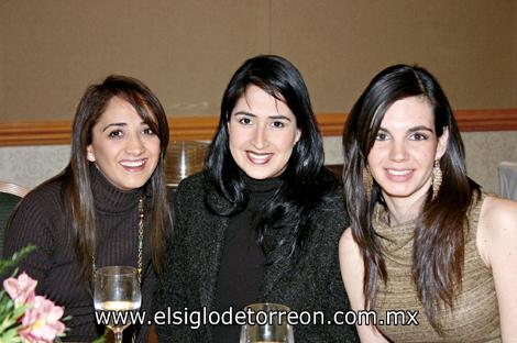 Laura y Barby Luévanos y Susana Estrada