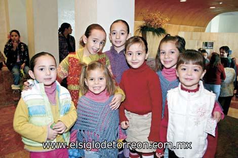 Ana, Ángela y Lucía López, Pía y Rosé Arriaga y Jimena y Paulina González Barrios