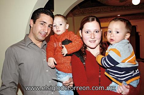 Luis Jorge Cuerda Serna, Luis Jorge Cuerda Fernández, Claudia Fernández de Cuerda y Santiago Cuerda Fernández.