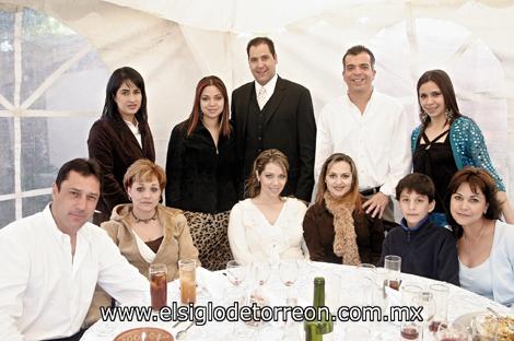 Bárbara Luévanos, Valeria Nahle, Alejandro Sánchez, Saúl y Diana Nahle, Carlos y Sandra Romero, Belinda Nahle de Sánchez, Diana de Nahle, Ulises y Katia Nahle.